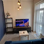 Your Home - Stylish Studio Apartment In Center, With Balcony & Self Check-In